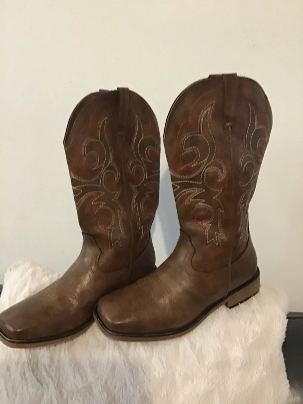 Classic Brown Men's Western Cowboy Boots - Picture 1 of 8